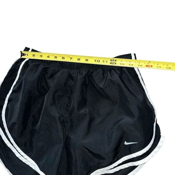 NIKE Black & White Athletic Shorts Size XL - Picture 3 of 5